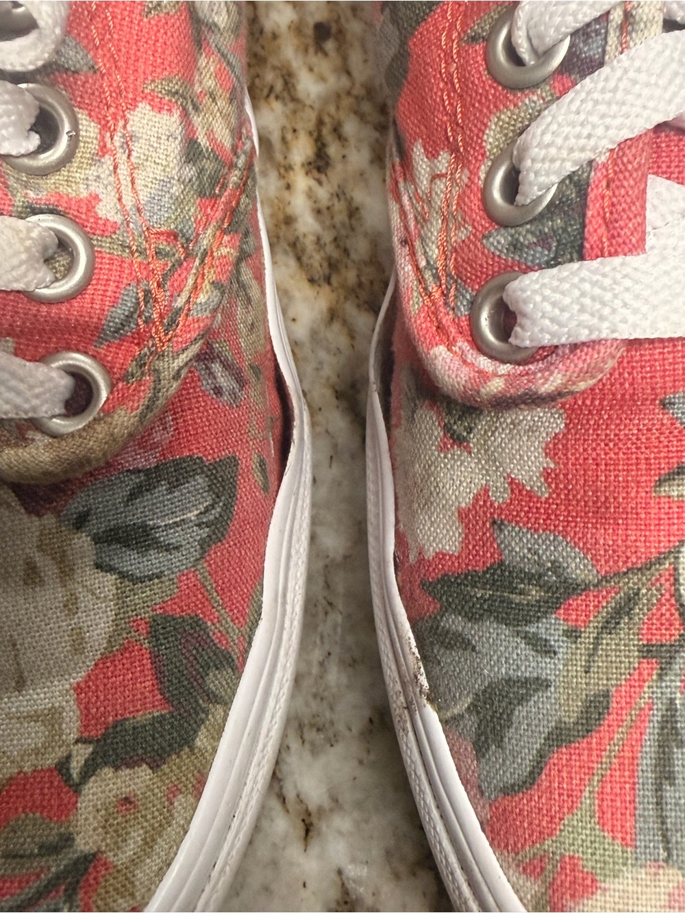 VANS Women’s Size 8.5 Coral with Floral Print Canvas Lace-Up Sneakers - Picture 3 of 13